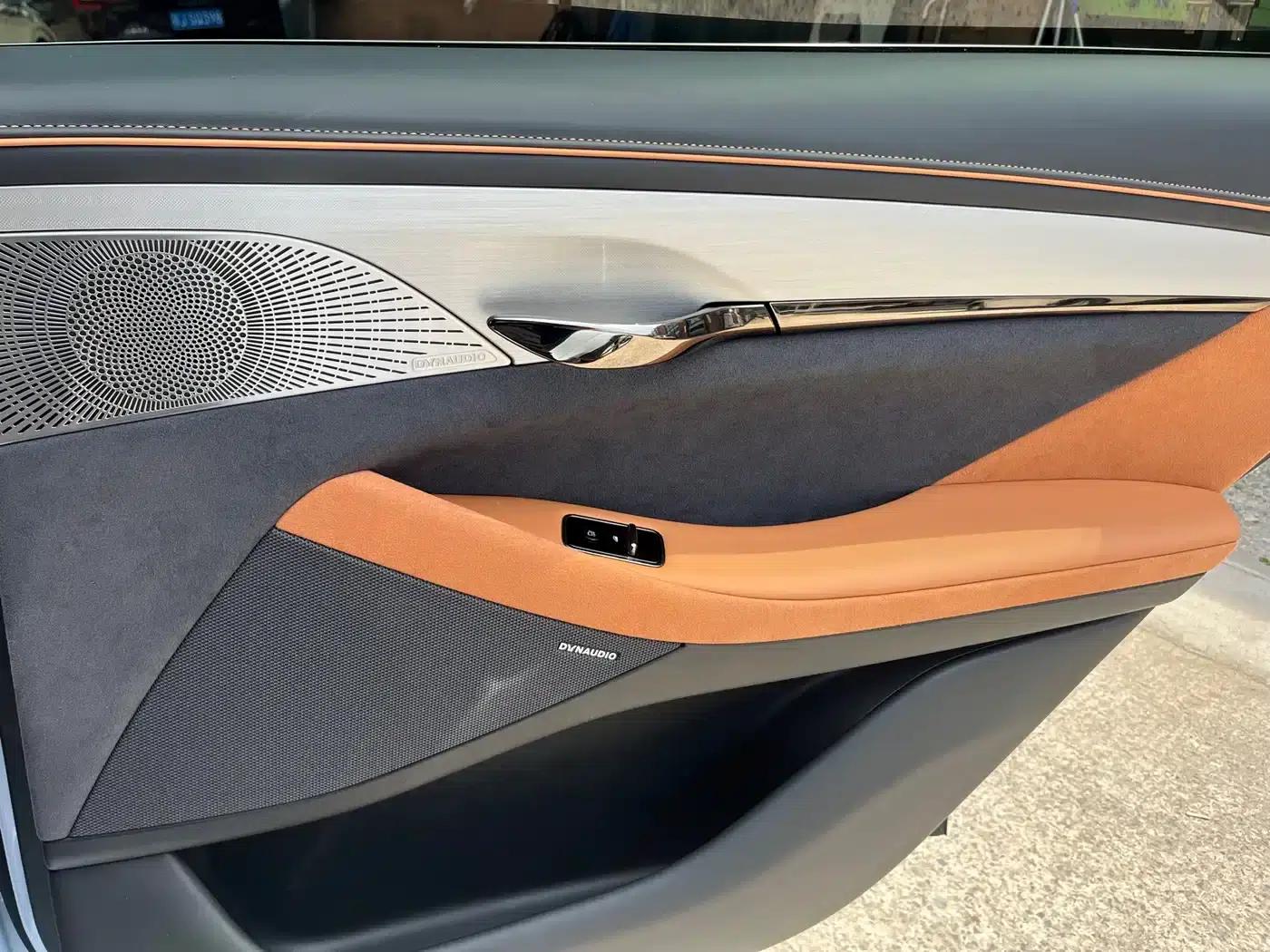 Voyah Chase 2023 AWD Standard Edition — миниатюра 8