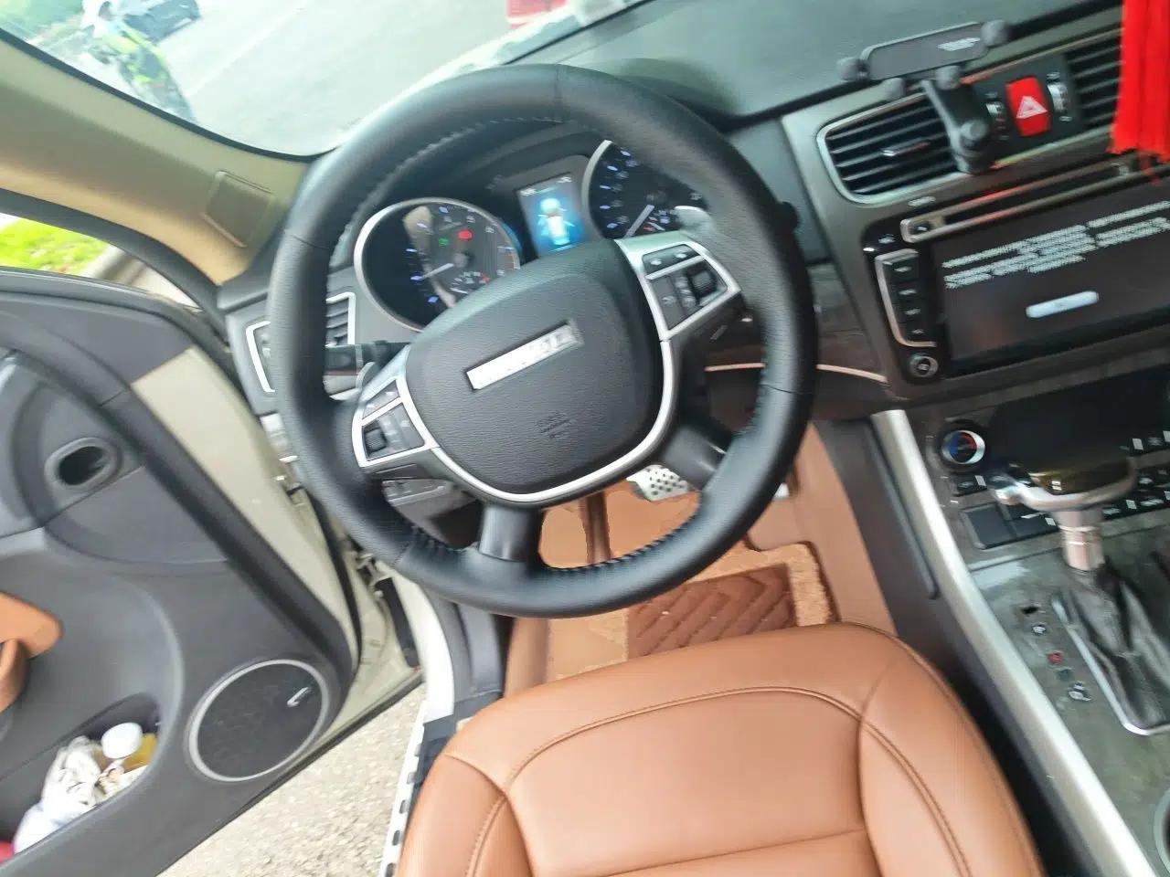 Haval H8 2015 2.0T Two-Wheel Drive Comfort Version — миниатюра 11