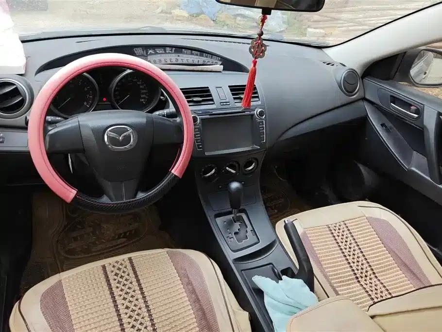 Mazda 3 Axela 2013 Sedan 1.6L Automatic Elite — миниатюра 12