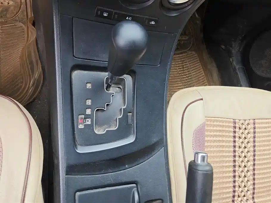 Mazda 3 Axela 2013 Sedan 1.6L Automatic Elite — миниатюра 16