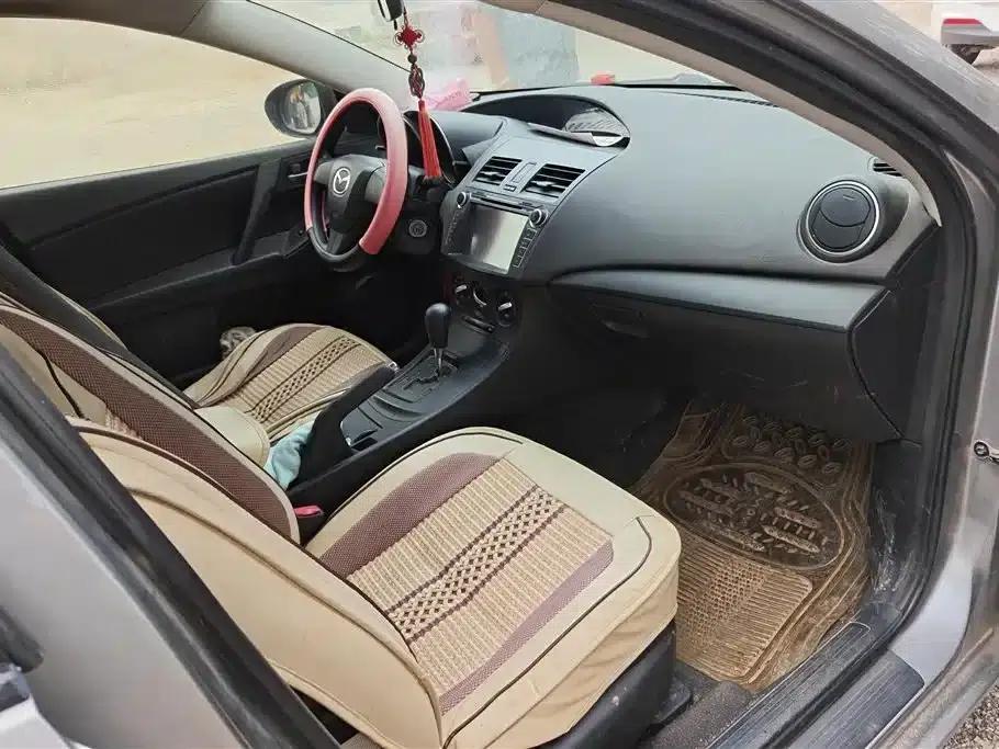 Mazda 3 Axela 2013 Sedan 1.6L Automatic Elite — миниатюра 8