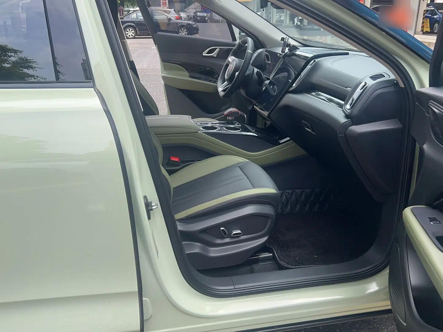 Hongqi HS3 2023 1.5T Two-Wheel Drive Shanwei Edition — миниатюра 8