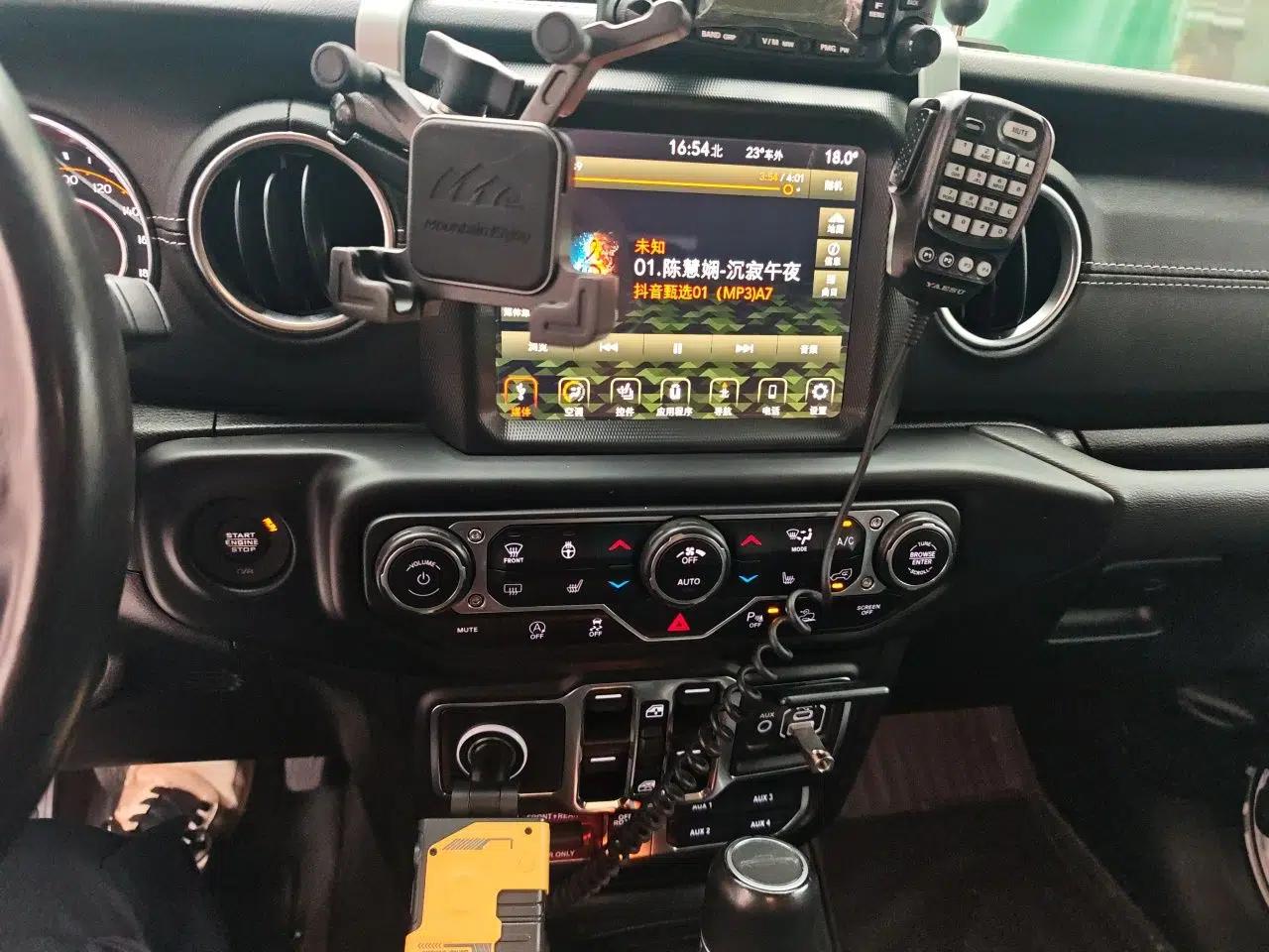 Jeep Gladiator 2022 3.6L Pioneer Edition — миниатюра 14