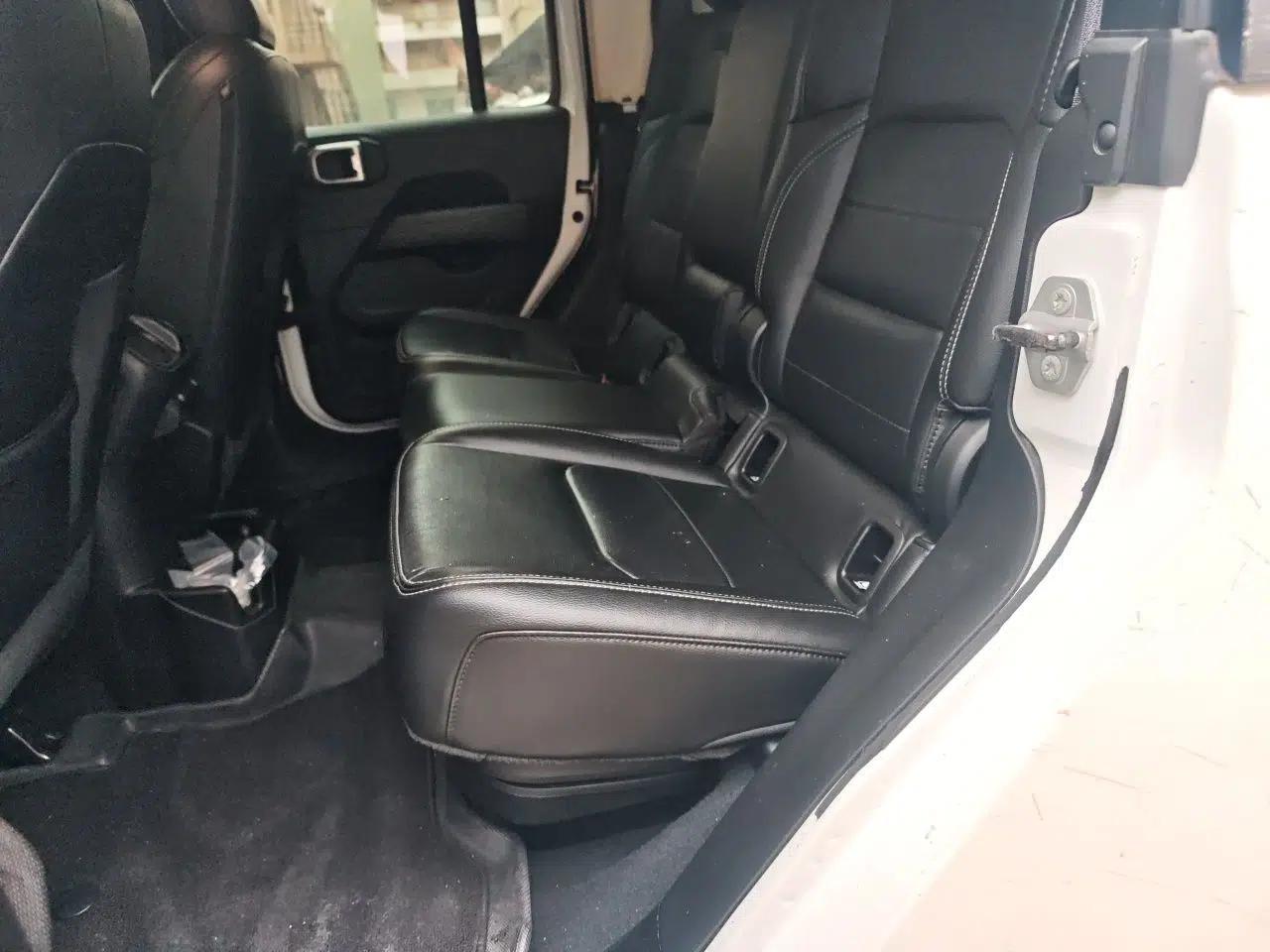 Jeep Gladiator 2022 3.6L Pioneer Edition — миниатюра 18