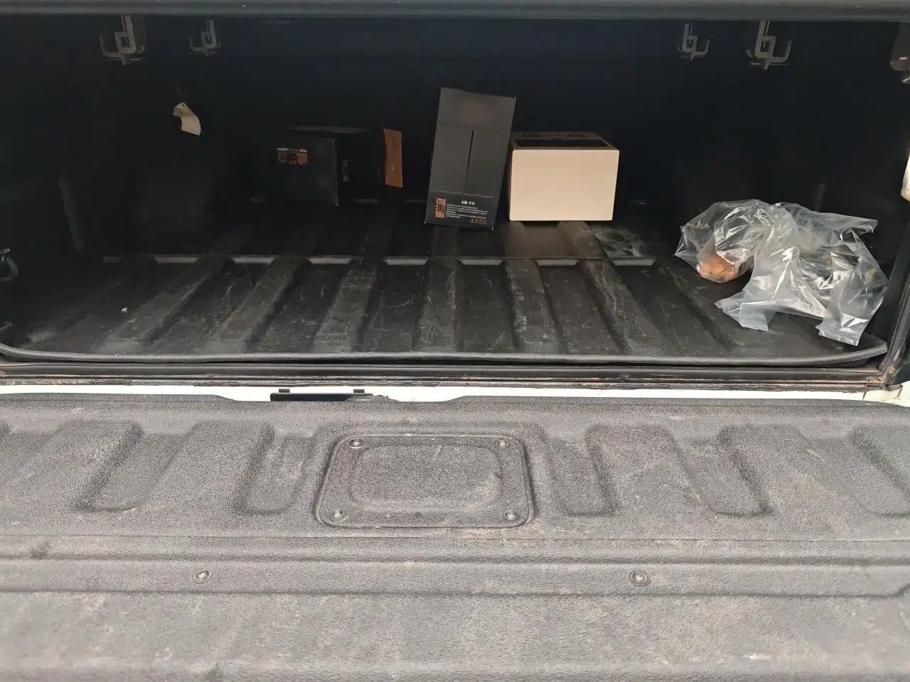 Jeep Gladiator 2022 3.6L Pioneer Edition — миниатюра 20