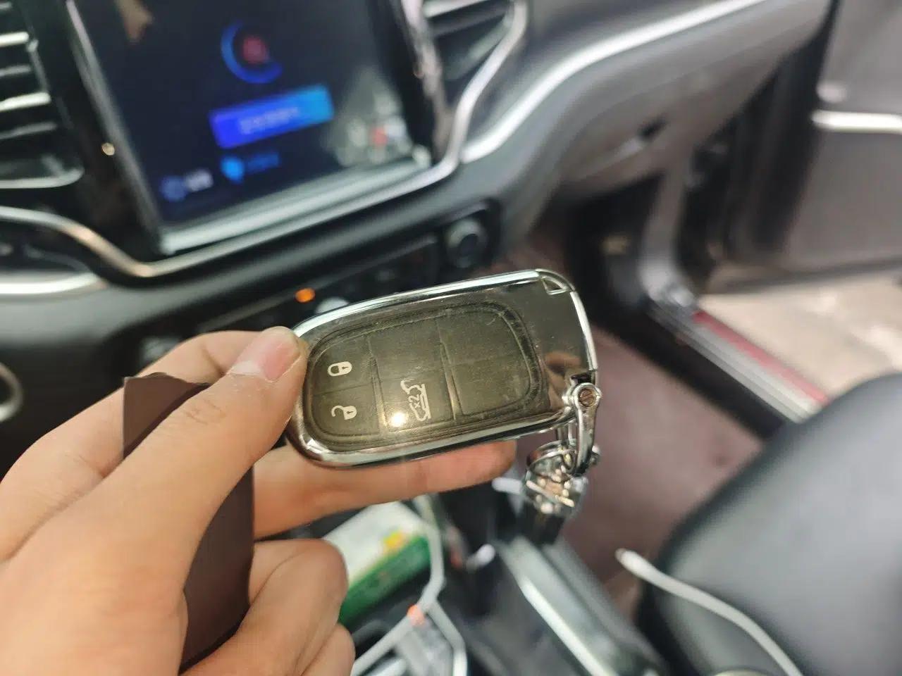 Jeep Grand Commander 2018 2.0T Four-Wheel Drive Premium Navigation Version China V — миниатюра 9