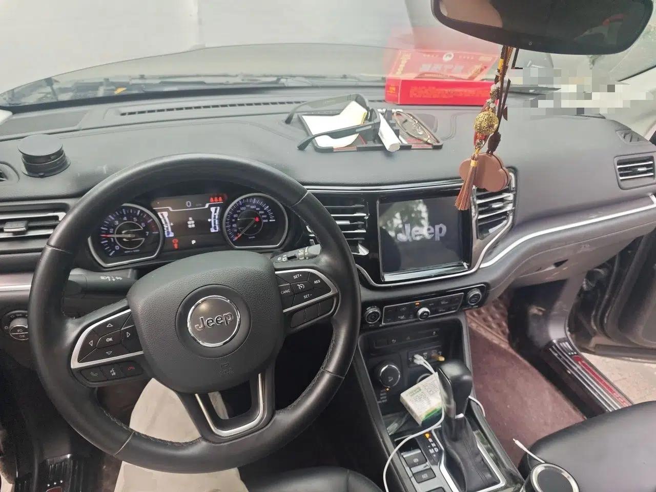 Jeep Grand Commander 2018 2.0T Four-Wheel Drive Premium Navigation Version China V — миниатюра 10