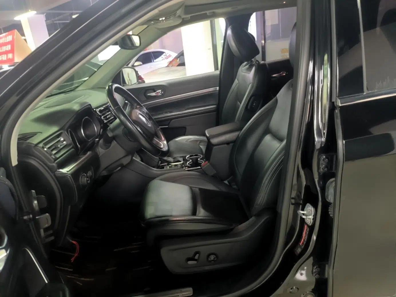 Jeep Grand Commander 2018 2.0T Four-Wheel Drive Prestige Edition China V — миниатюра 18
