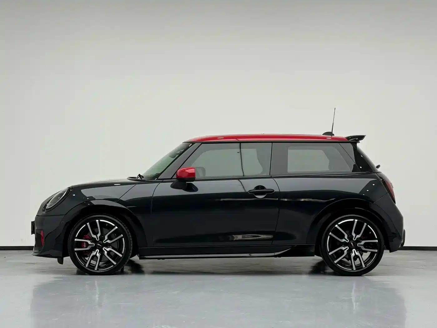 2025 MINI JCW JOHN COOPER WORKS — миниатюра 17