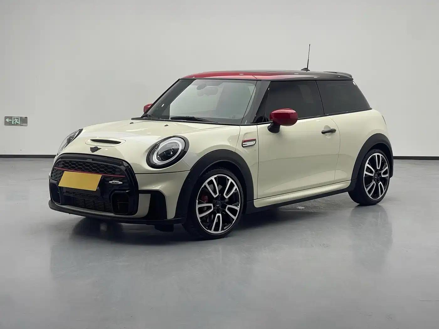 2023 MINI JCW 2.0T JOHN COOPER WORKS Pat Moss Commemorative Edition — миниатюра 1