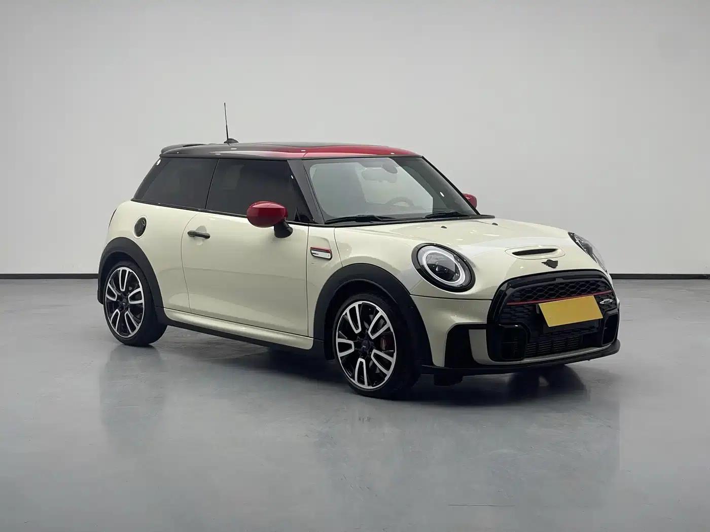 2023 MINI JCW 2.0T JOHN COOPER WORKS Pat Moss Commemorative Edition — миниатюра 3