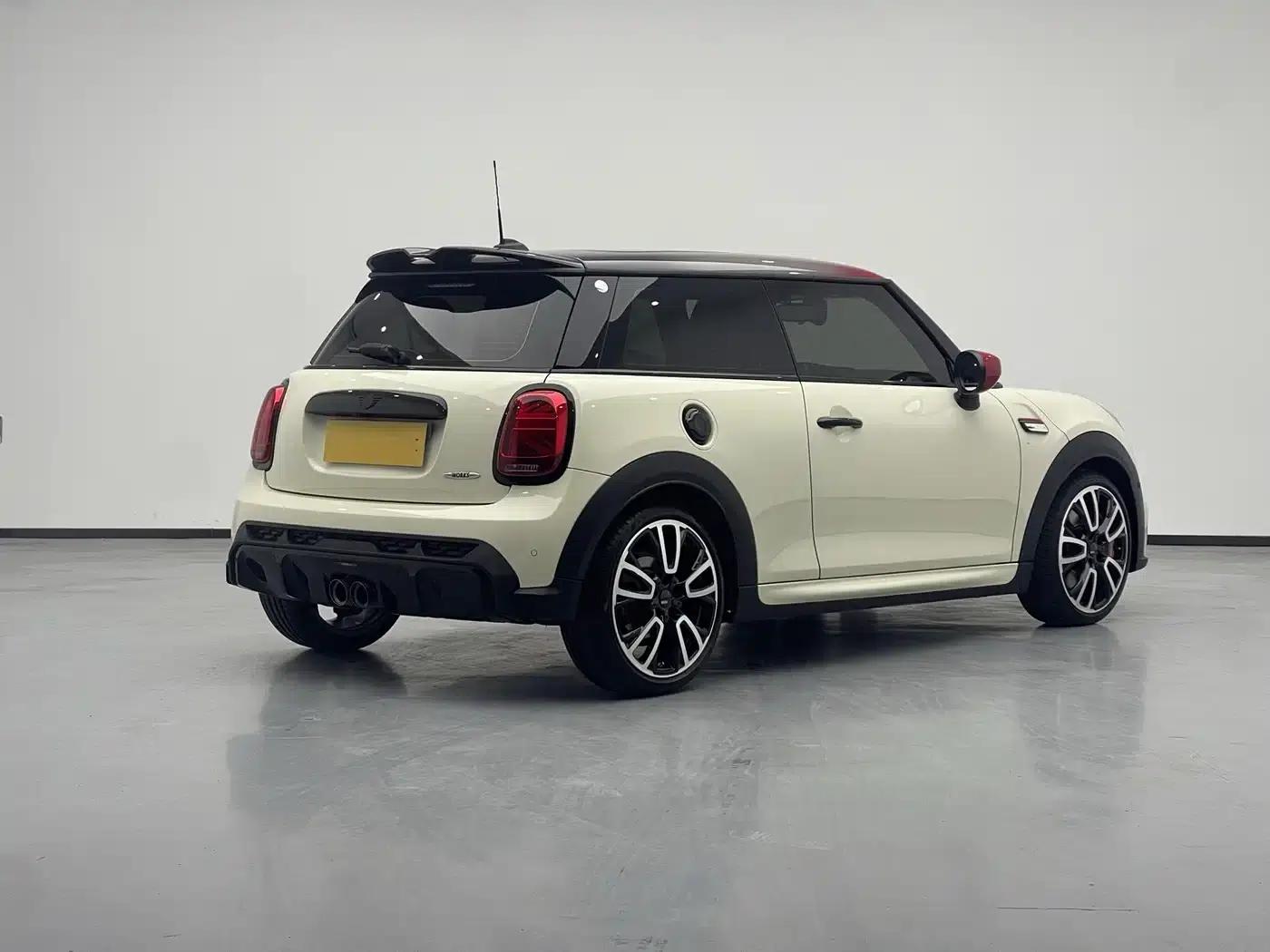 2023 MINI JCW 2.0T JOHN COOPER WORKS Pat Moss Commemorative Edition — миниатюра 4