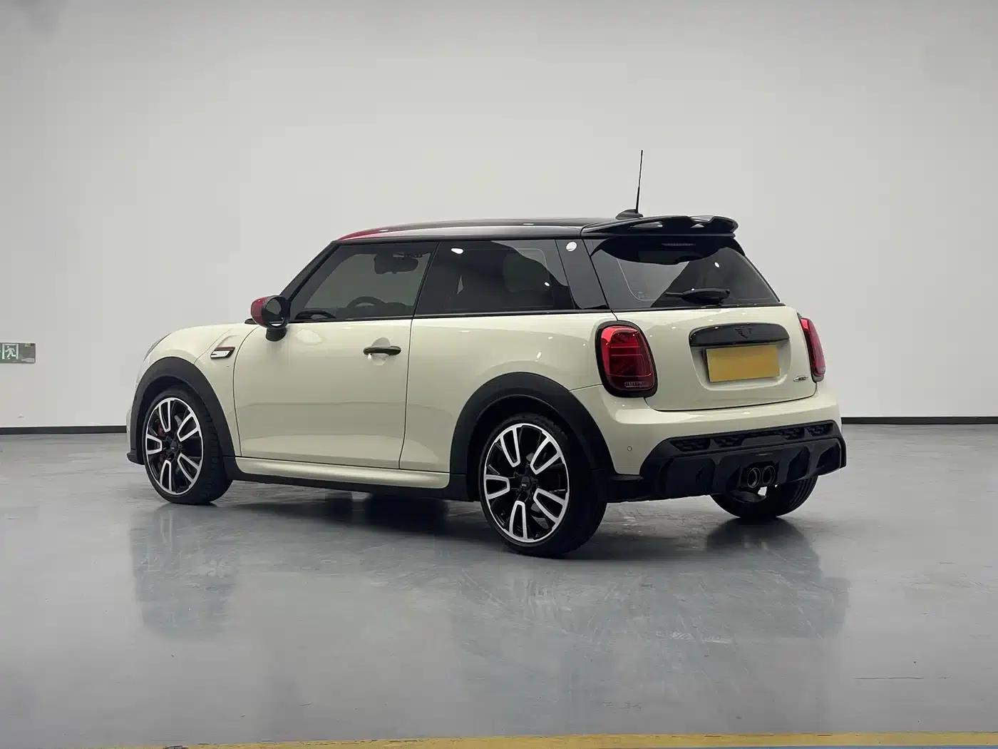 2023 MINI JCW 2.0T JOHN COOPER WORKS Pat Moss Commemorative Edition — миниатюра 6