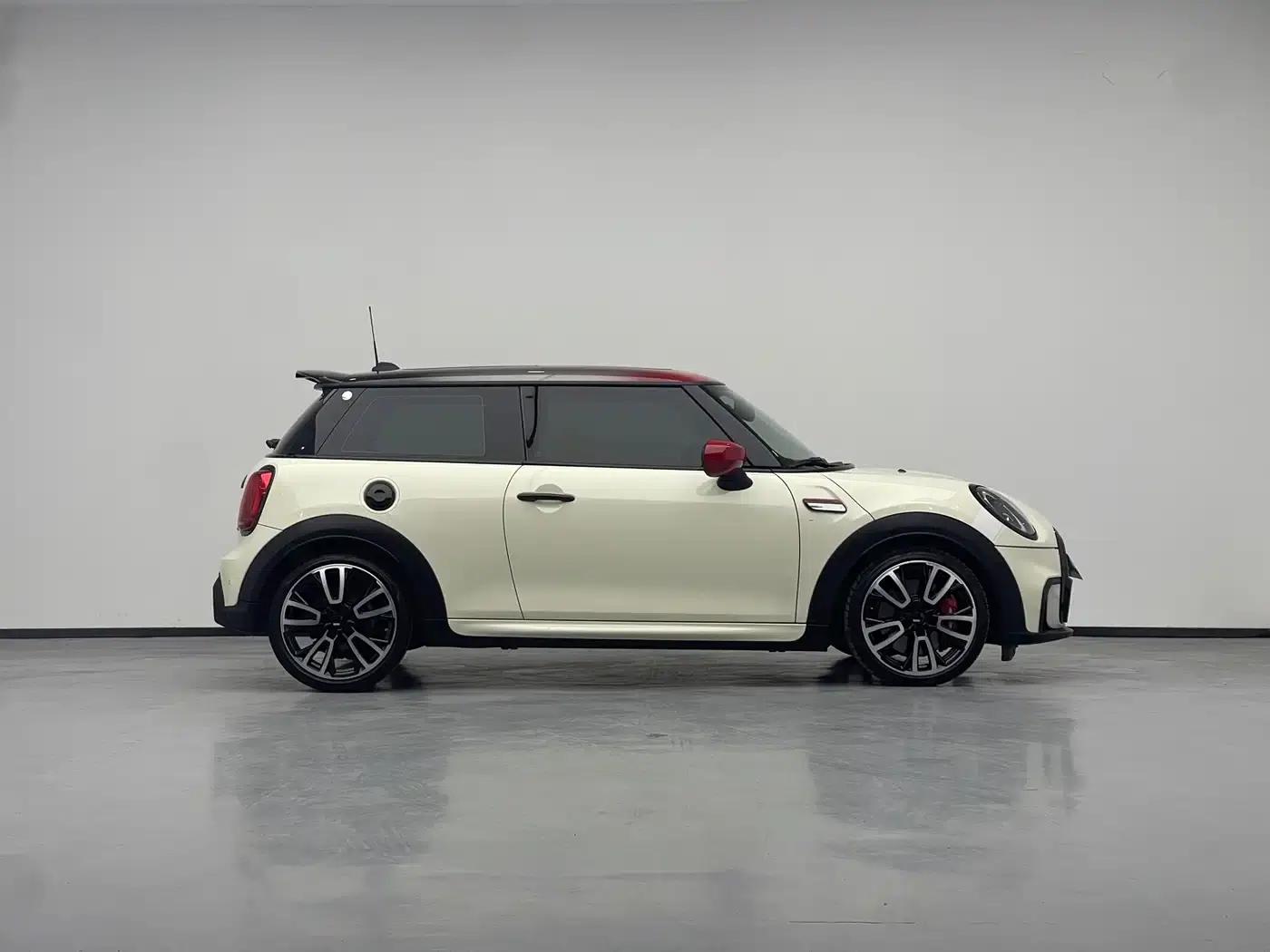 2023 MINI JCW 2.0T JOHN COOPER WORKS Pat Moss Commemorative Edition — миниатюра 7
