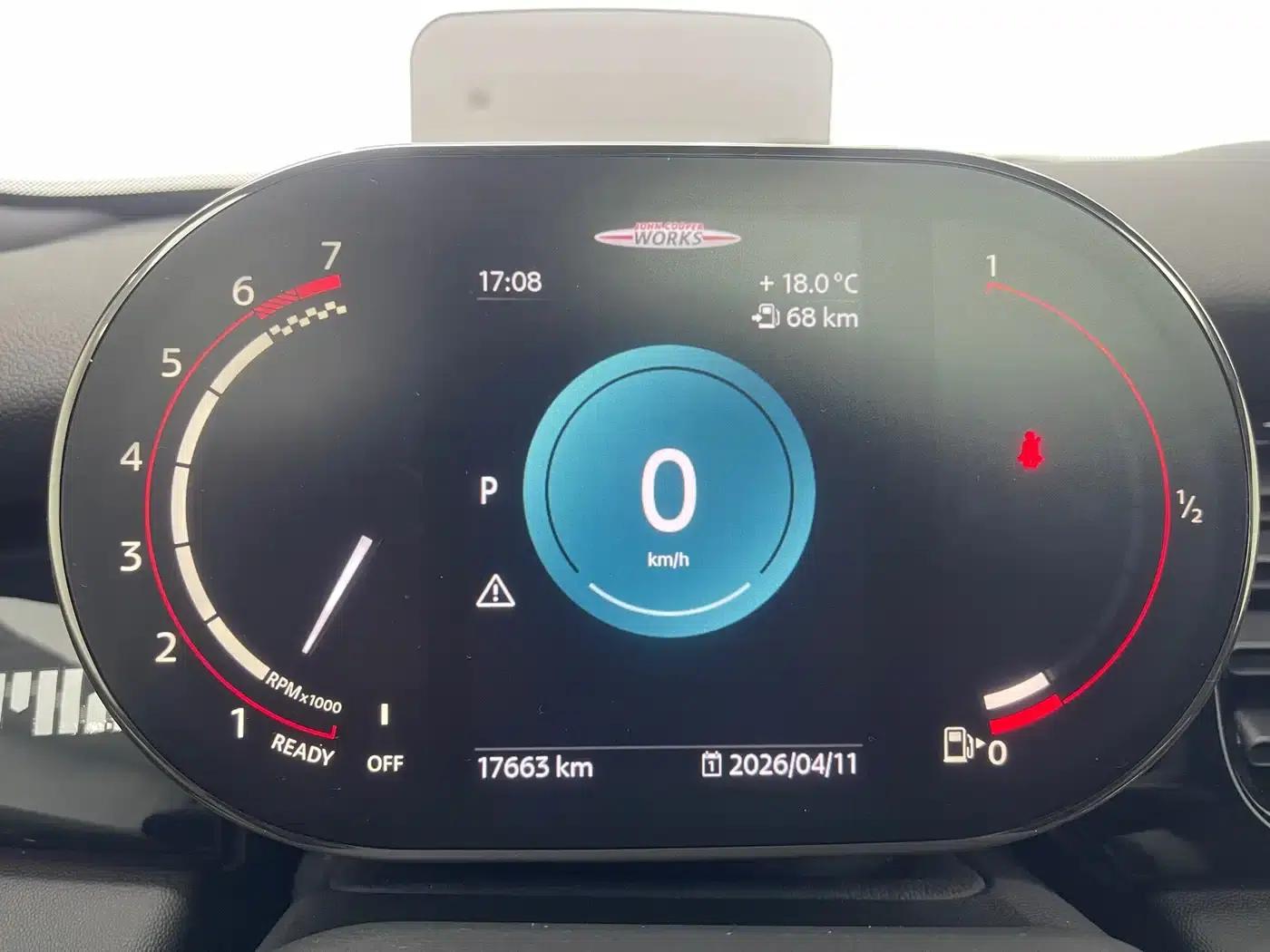 2023 MINI JCW 2.0T JOHN COOPER WORKS Pat Moss Commemorative Edition — миниатюра 10