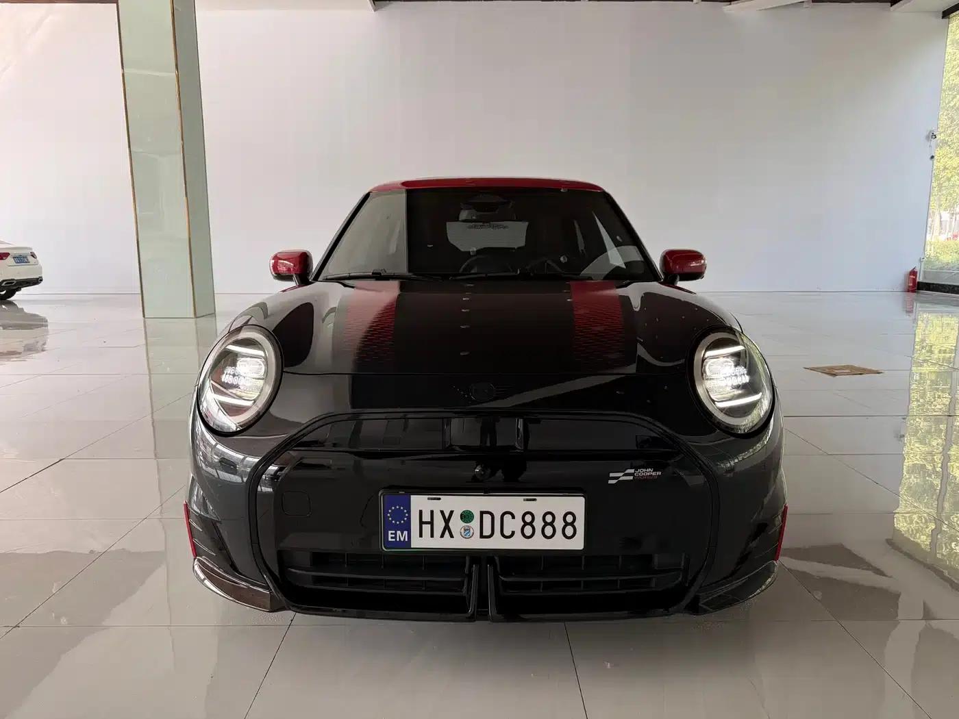 2025 JOHN COOPER WORKS Electric MINI JCW — миниатюра 1