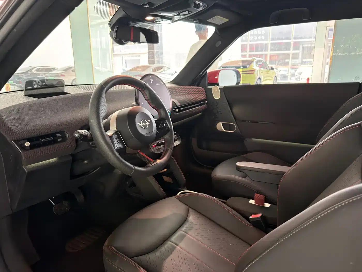 2025 JOHN COOPER WORKS Electric MINI JCW — миниатюра 4