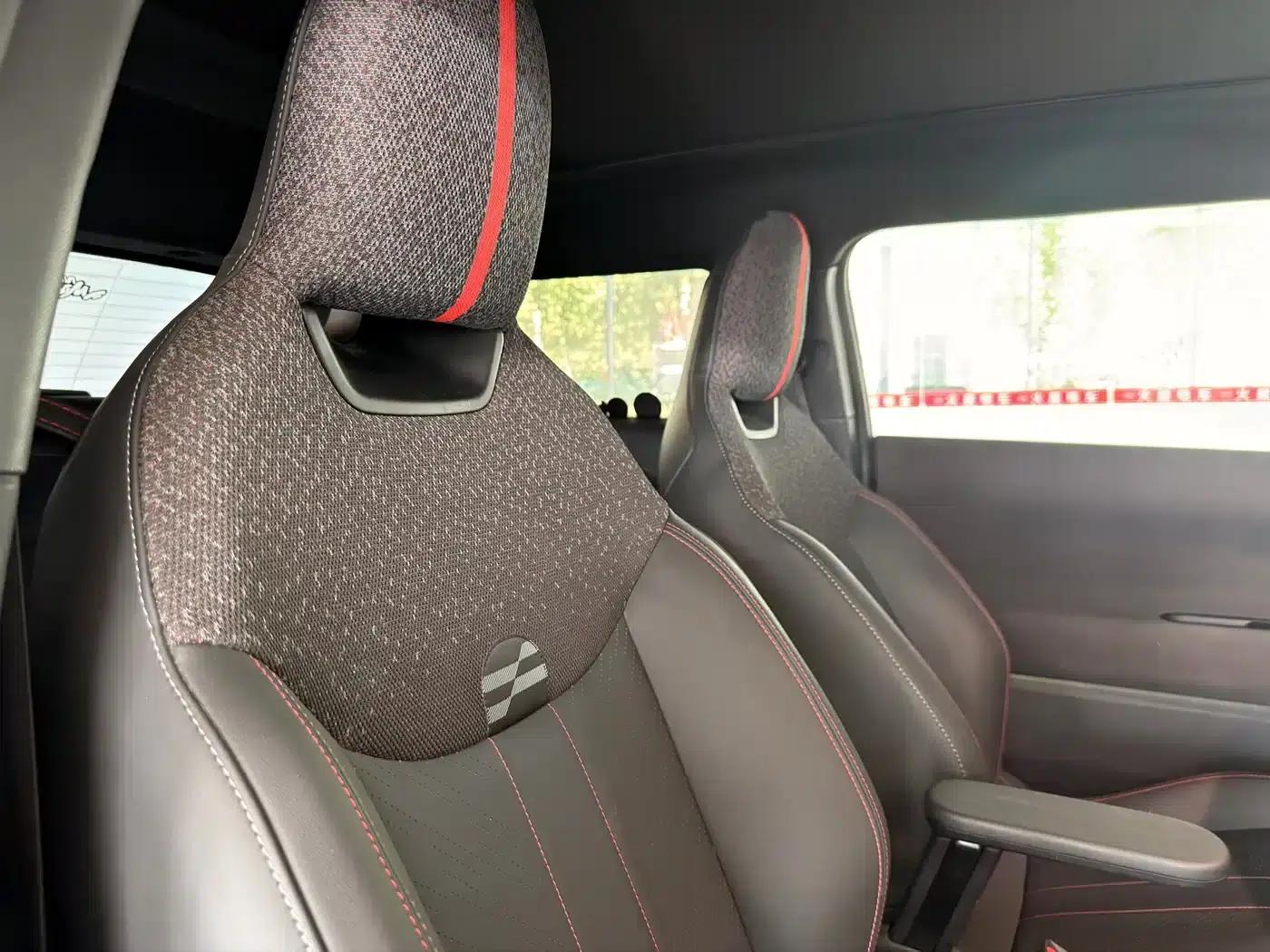 2025 JOHN COOPER WORKS Electric MINI JCW — миниатюра 8