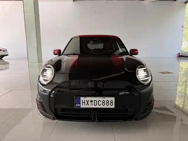 2025 JOHN COOPER WORKS Electric MINI JCW