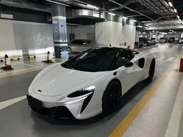Artura 2023 3.0T Hybrid Standard Model