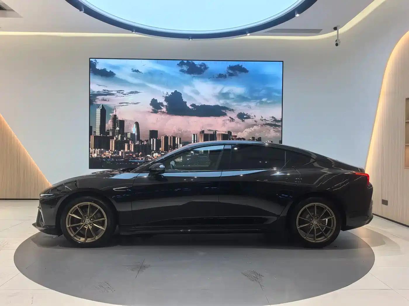 Nezha S 2022 Range Extended Edition, 1160km, Rear-Wheel Drive Mid-Range Version — миниатюра 5
