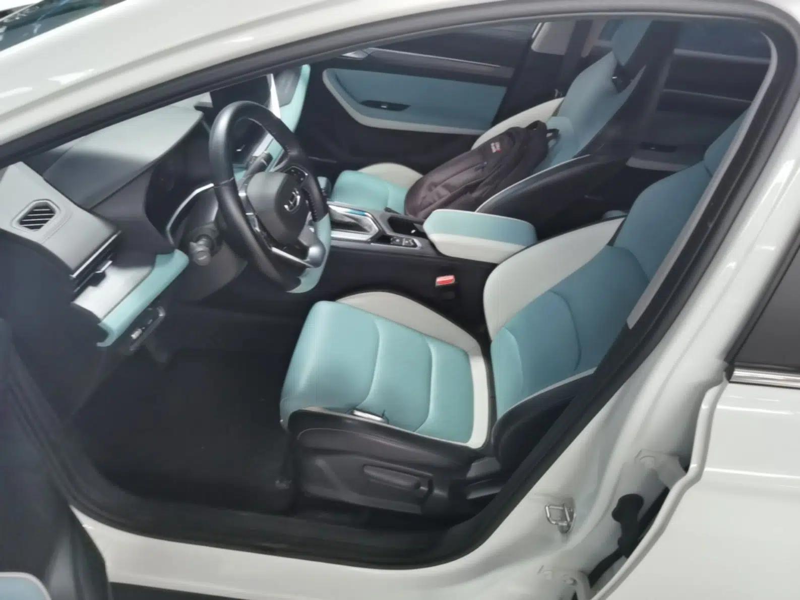 Geely Auto Emgrand S 2022 1.4T CVT Crossover Player Edition — миниатюра 18