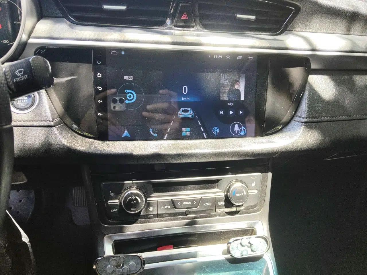 Geely Auto Emgrand New Energy 2018 EV450 Elite Model — миниатюра 14