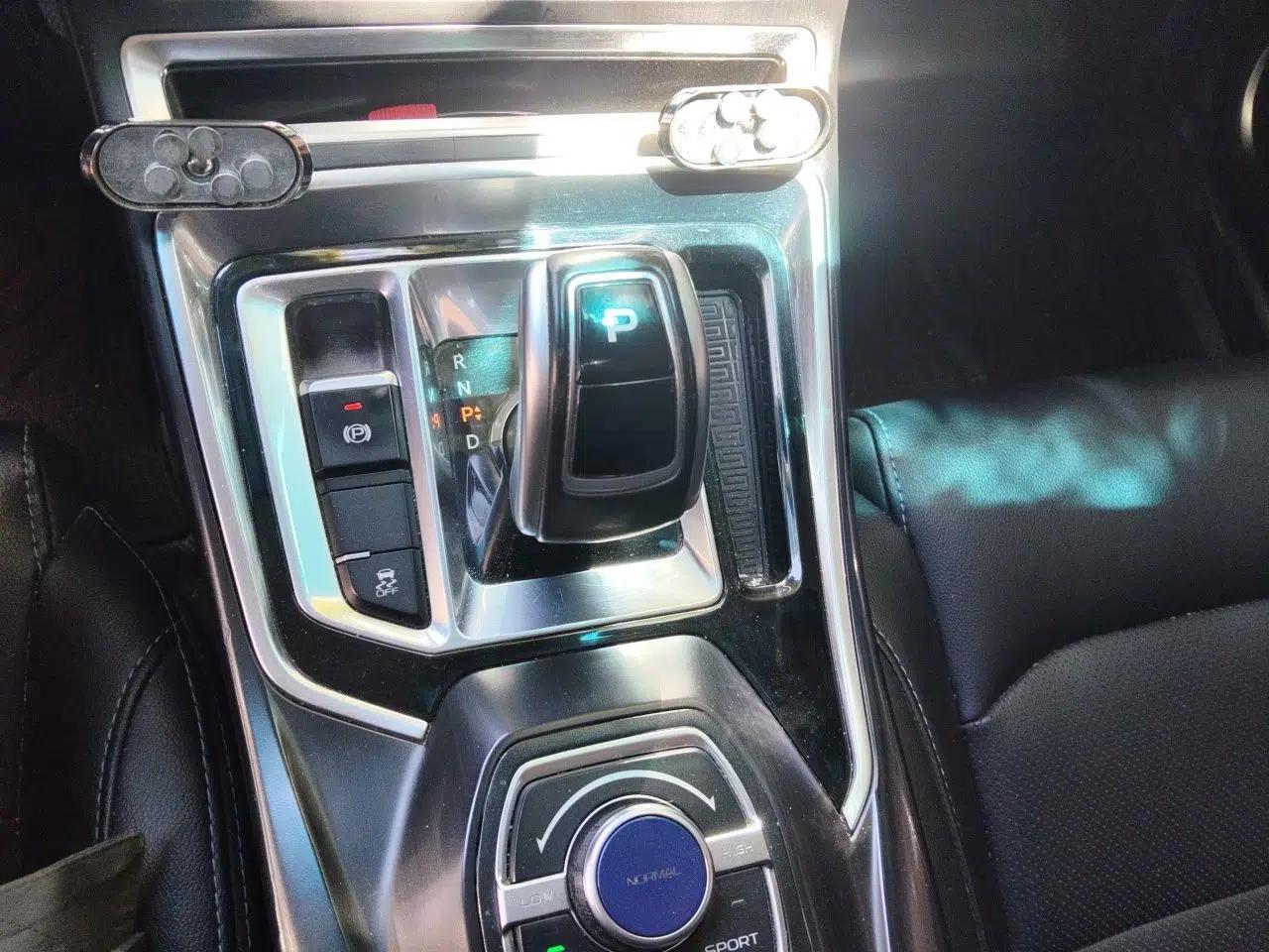 Geely Auto Emgrand New Energy 2018 EV450 Elite Model — миниатюра 15