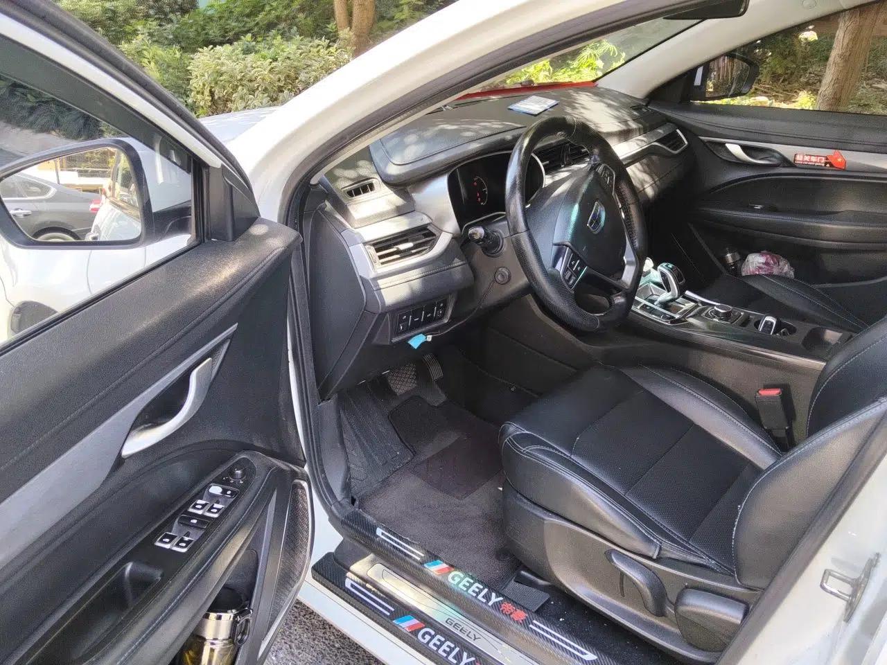 Geely Auto Emgrand New Energy 2018 EV450 Elite Model — миниатюра 17