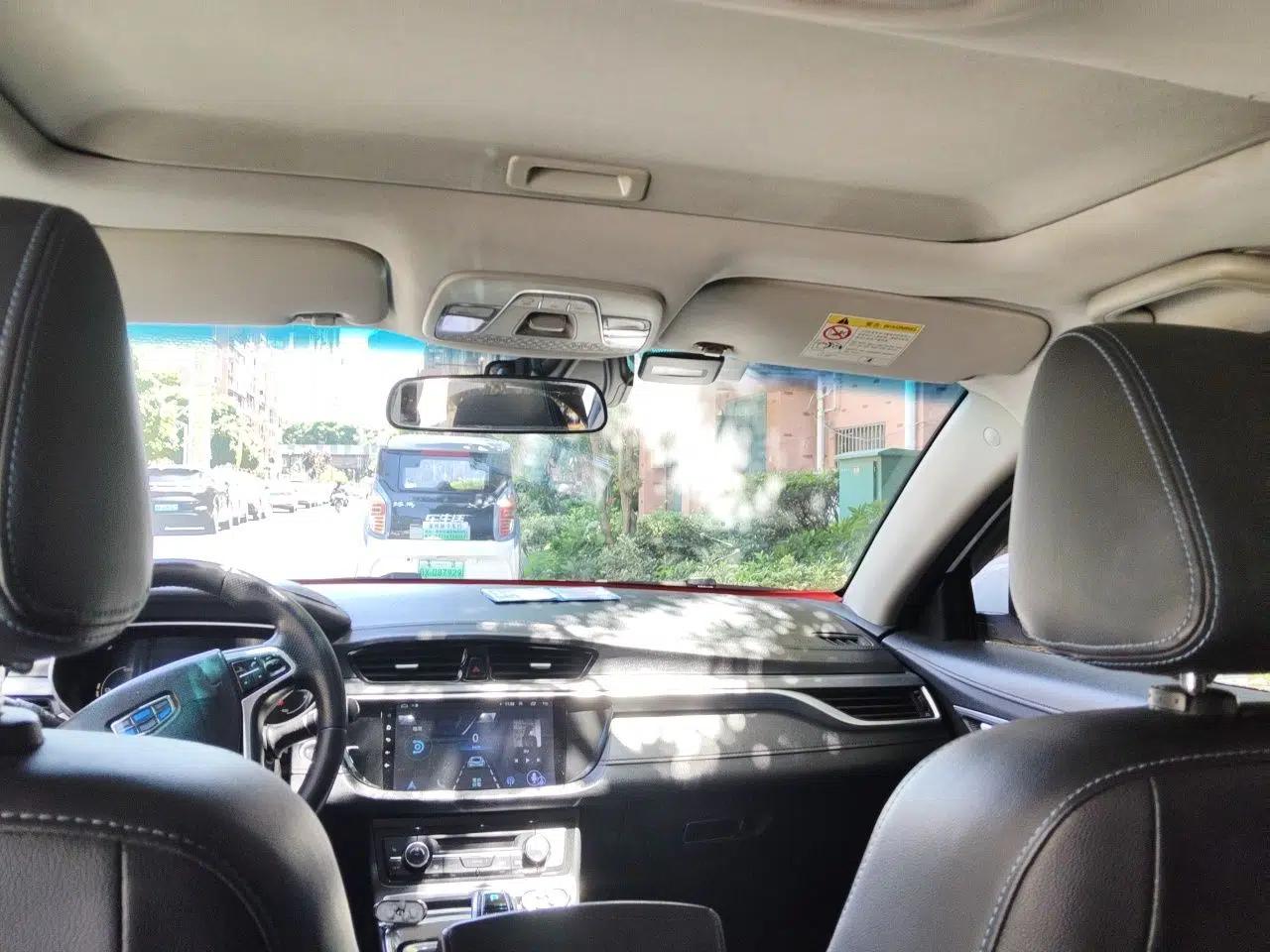 Geely Auto Emgrand New Energy 2018 EV450 Elite Model — миниатюра 19