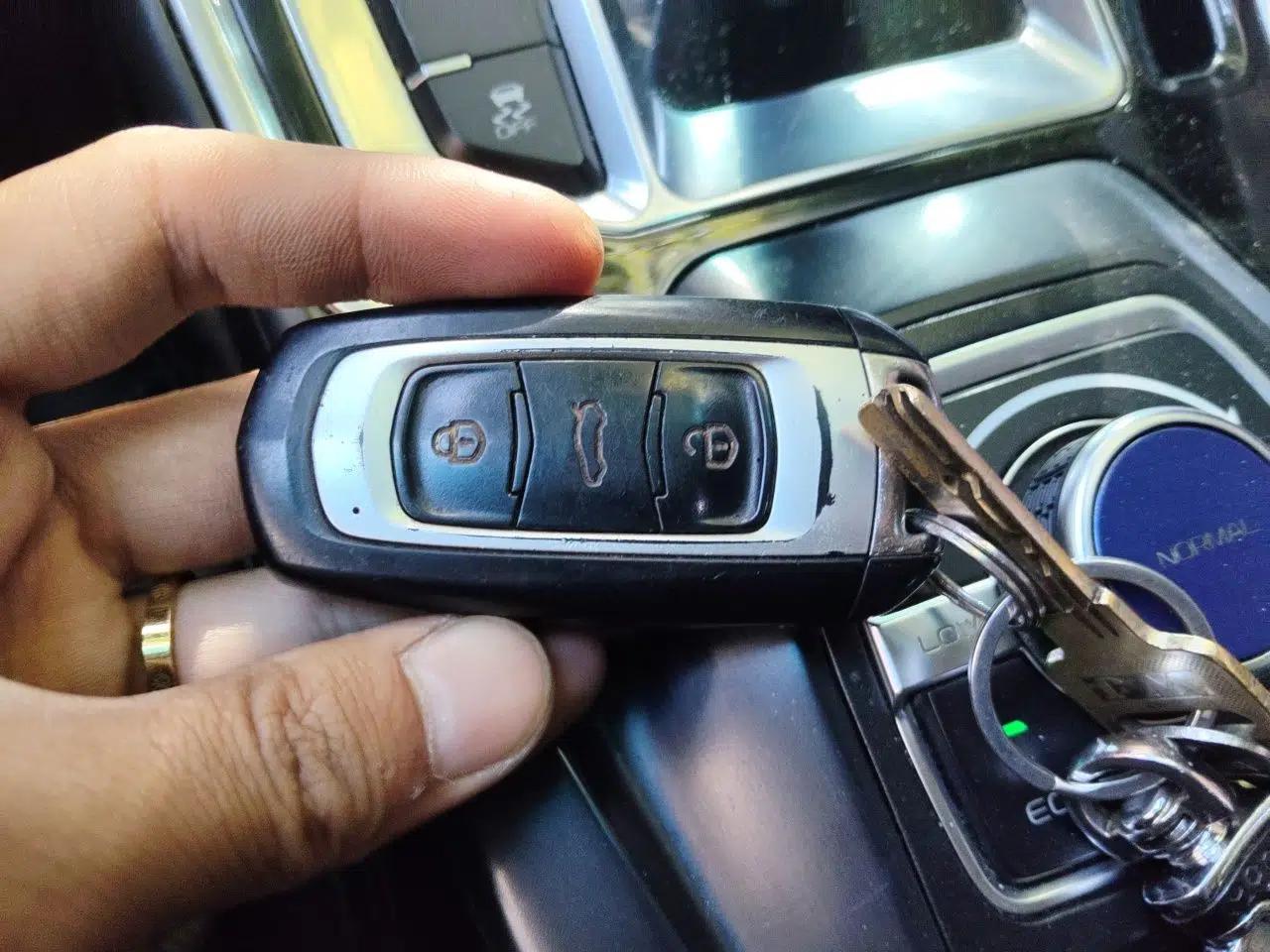 Geely Auto Emgrand New Energy 2018 EV450 Elite Model — миниатюра 9