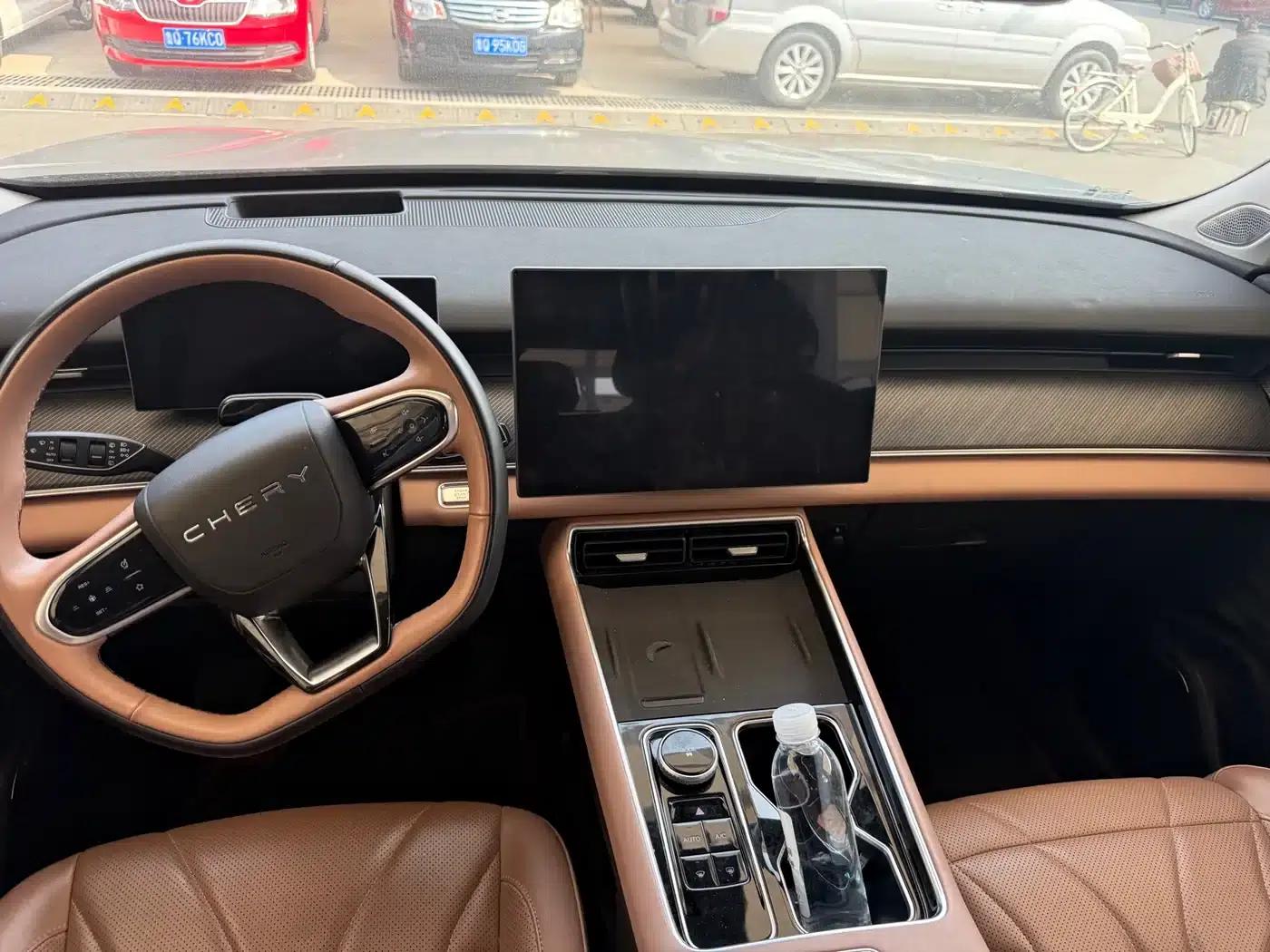 Chery Tiggo 8L 2024 2.0T 2WD Premium Edition 5-seater — миниатюра 3