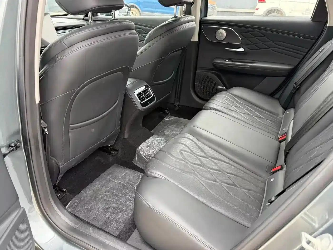 Chery Arrizo 8 PRO 2025 1.6T DCT Luxury Edition — миниатюра 14