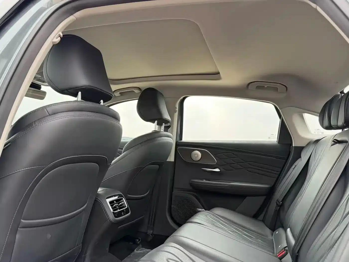 Chery Arrizo 8 PRO 2025 1.6T DCT Luxury Edition — миниатюра 15