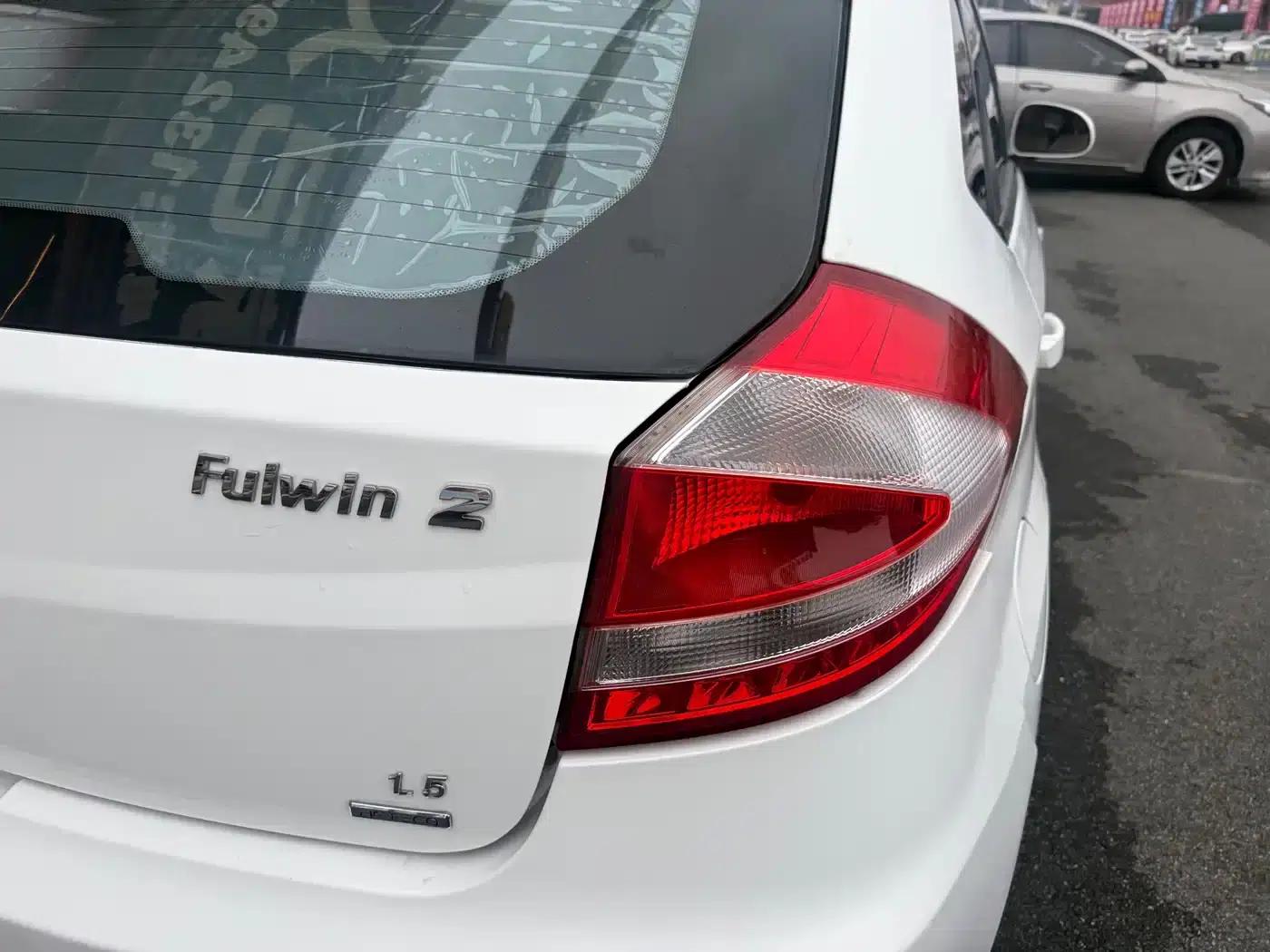 Fengyun 2 2013 Hatchback 1.5L Manual Elite Edition — миниатюра 11