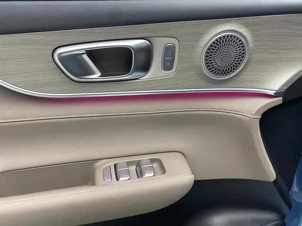 Chery Tiggo 8 PLUS C-DM 2025 1.5T 116km/h Premium 5-seater — миниатюра 26
