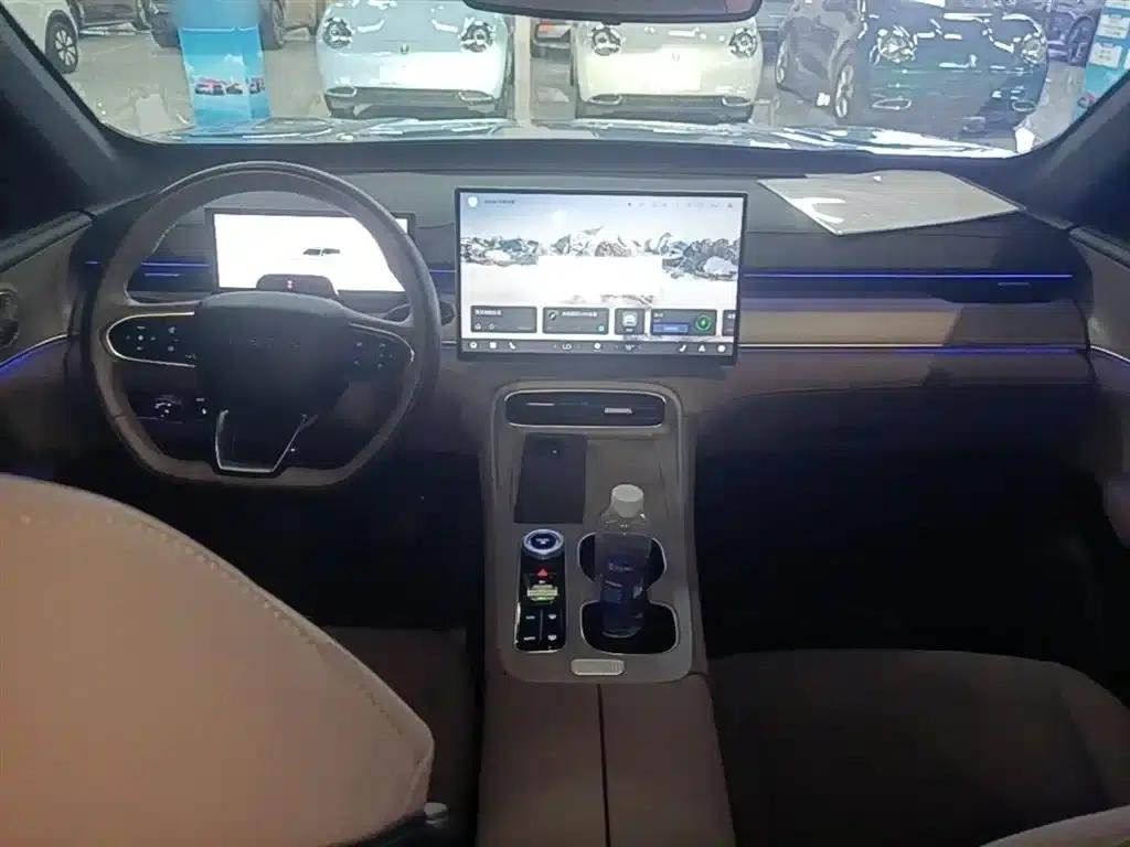Chery Tiggo 8 PLUS C-DM 2025 1.5T 116km/h Premium 5-seater — миниатюра 10