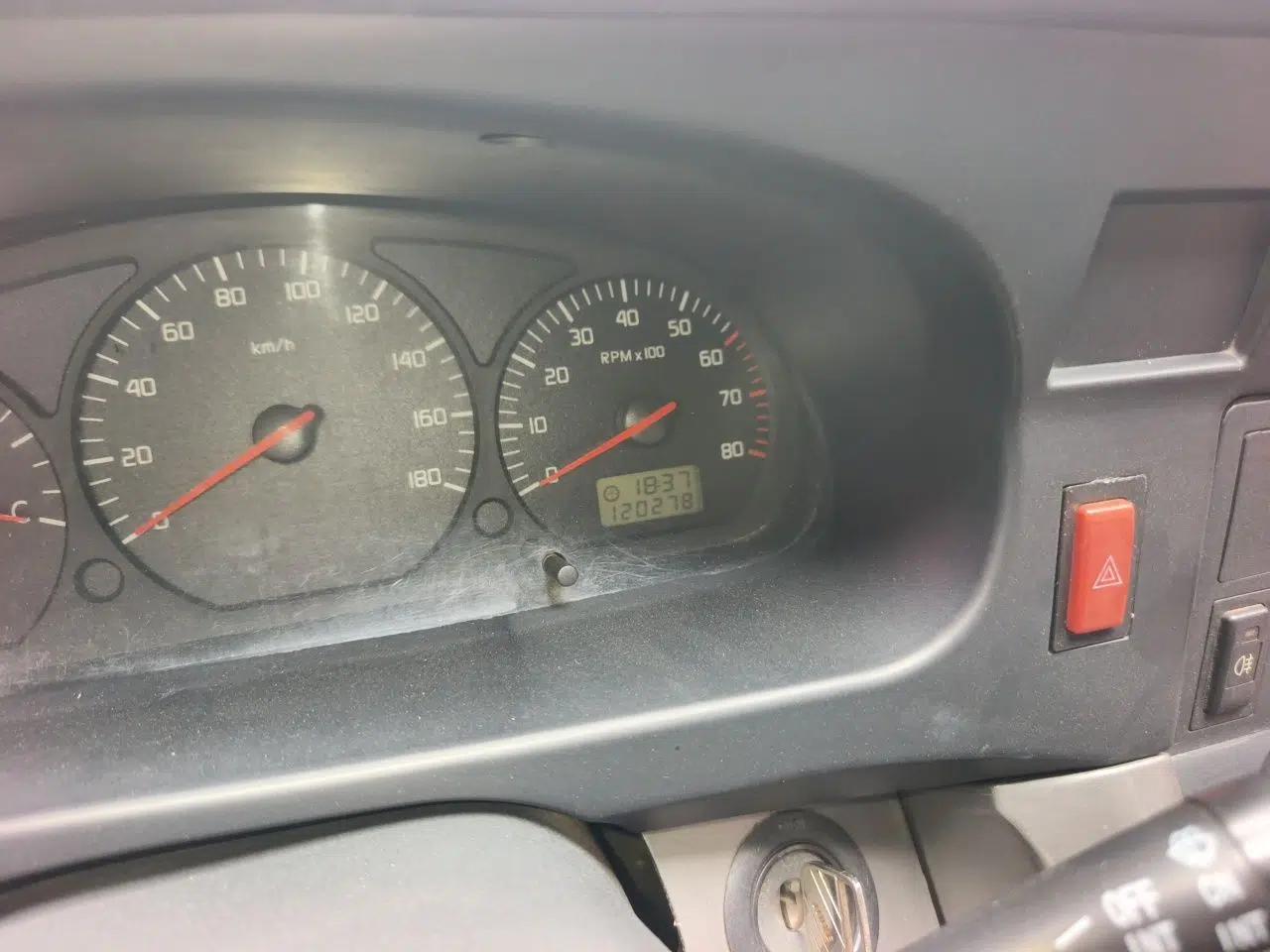 Jinbei Hiace 2011 2.0L 5th Generation Kuaiyunwang Luxury Edition 4G19 — миниатюра 13