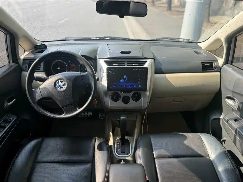 Venucia R50 2014 1.6L Automatic Premium Edition — миниатюра 6