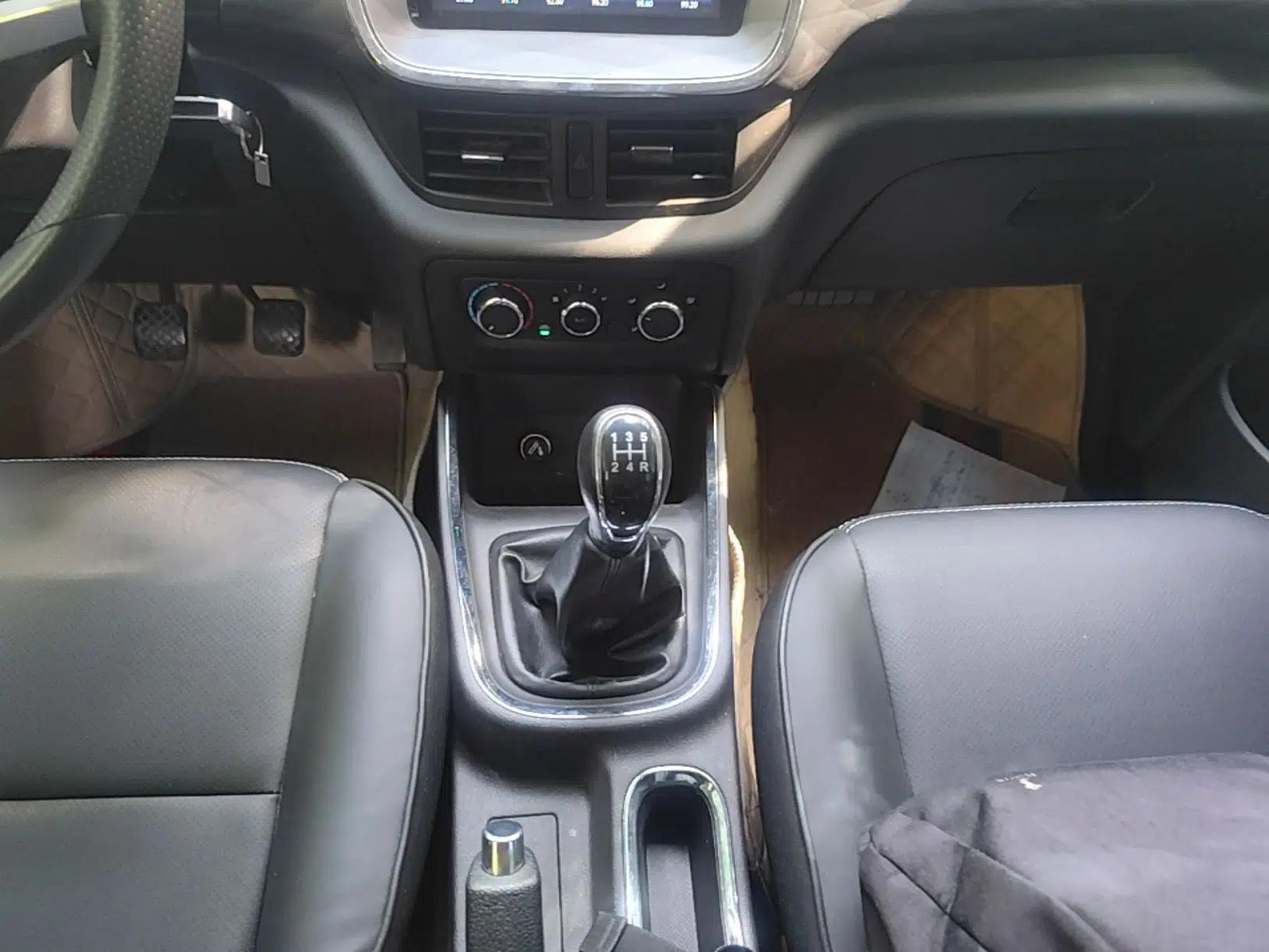 Jinbei Gold Hiace 2023 1.5L Passenger Van Travel Lion 5/6/7-Seater with Central Air Conditioning — миниатюра 17