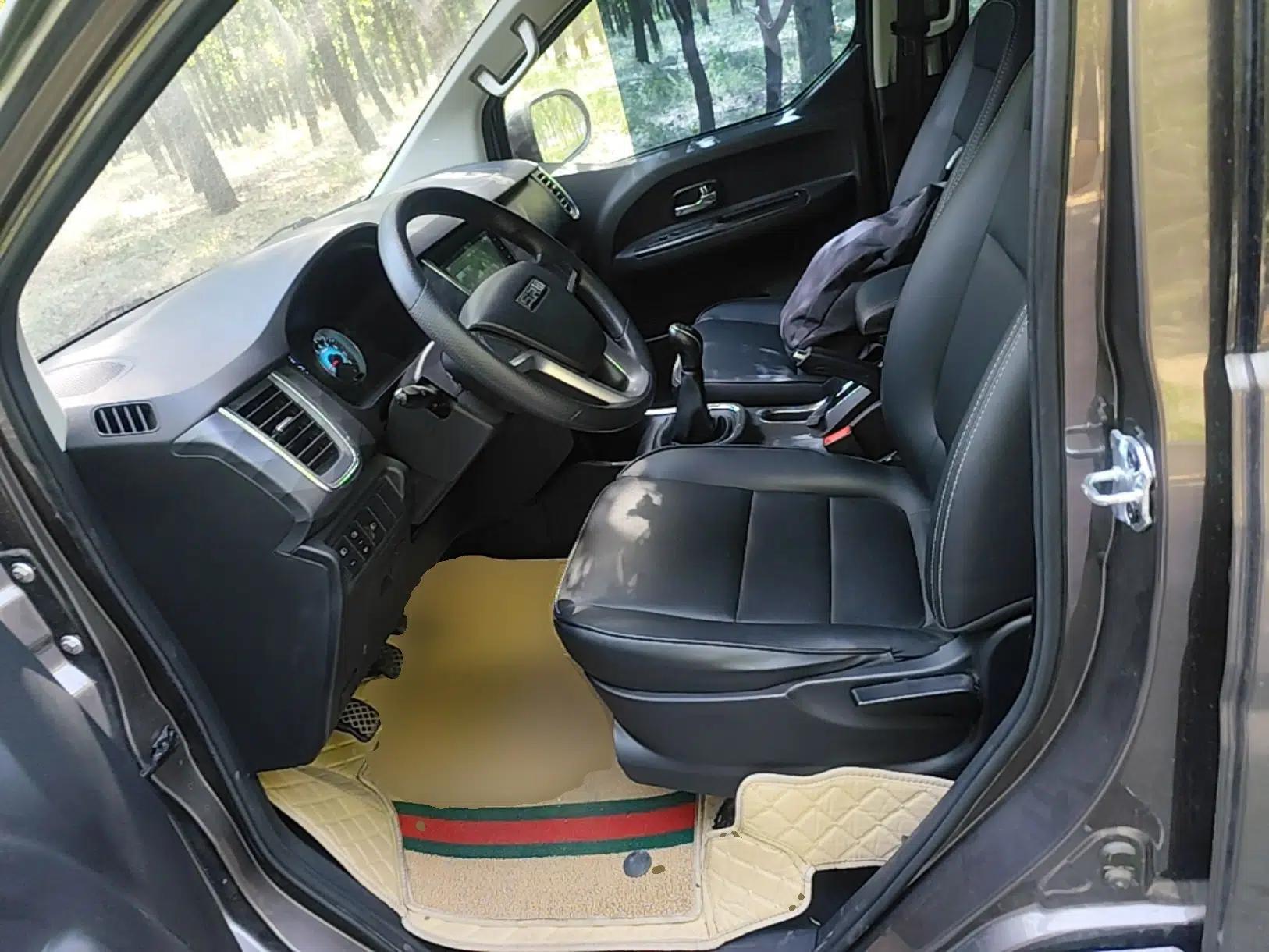 Jinbei Gold Hiace 2023 1.5L Passenger Van Travel Lion 5/6/7-Seater with Central Air Conditioning — миниатюра 18