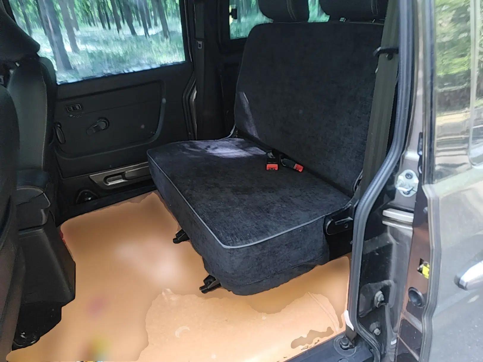 Jinbei Gold Hiace 2023 1.5L Passenger Van Travel Lion 5/6/7-Seater with Central Air Conditioning — миниатюра 20