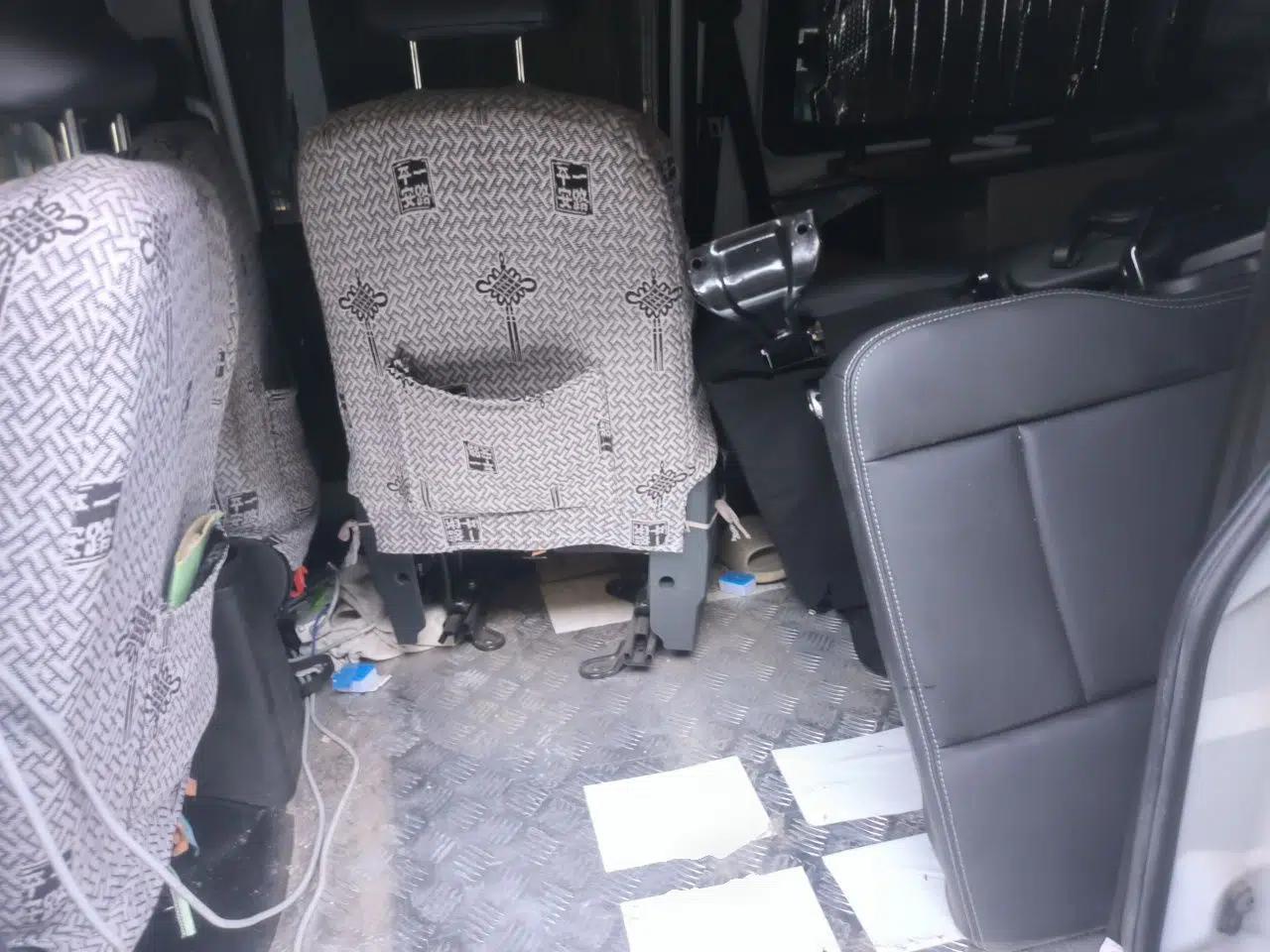 Jinbei Gold Hiace 2024 2.0L Travel Lion Passenger Vehicle 5/6/7-Seater CNG Central Air Conditioning — миниатюра 18
