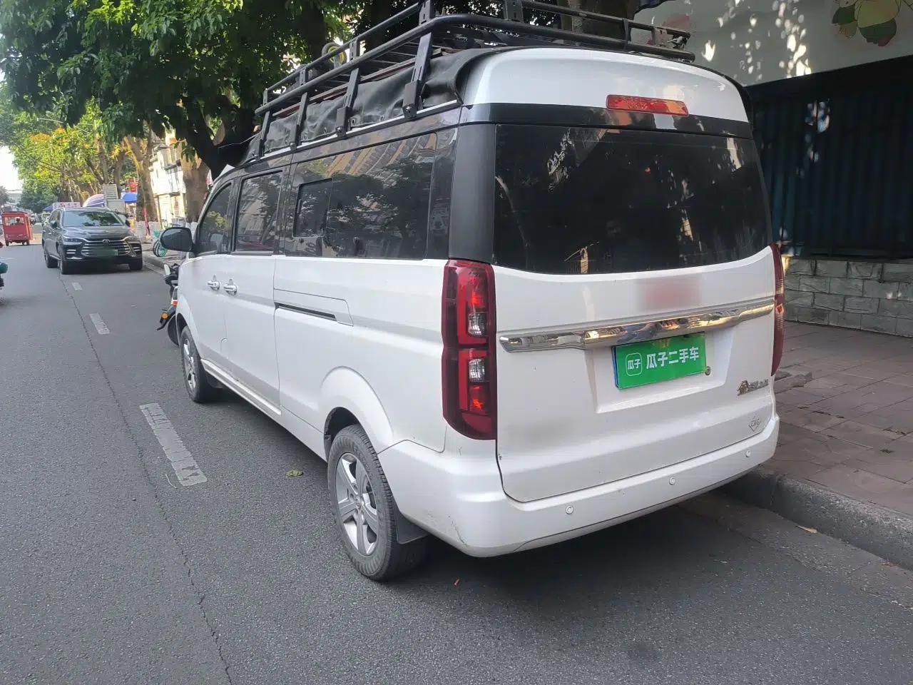 Jinbei Gold Hiace 2024 2.0L Travel Lion Passenger Vehicle 5/6/7-Seater CNG Central Air Conditioning — миниатюра 4