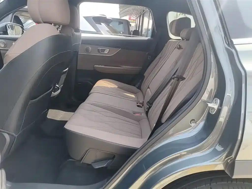 Fengyun T8 2025 1.5T 130km Premium Edition 5-seater — миниатюра 17