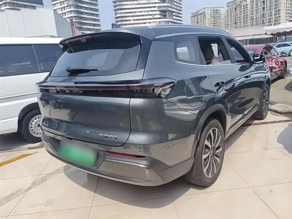 Fengyun T8 2025 1.5T 130km Premium Edition 5-seater — миниатюра 7