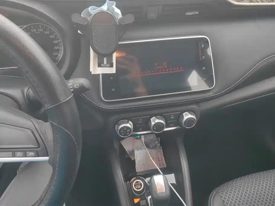 Nissan Kicks 2019 1.5L CVT Smart Connect Premium Edition — миниатюра 13