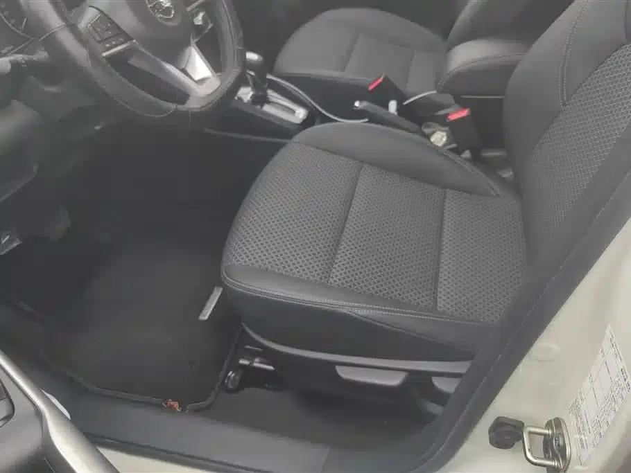Nissan Kicks 2019 1.5L CVT Smart Connect Premium Edition — миниатюра 9