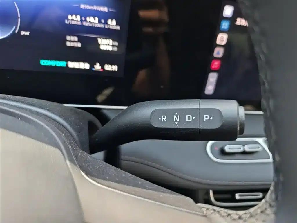 Roewe D7 2025 DMH 125km World Champion Edition — миниатюра 14