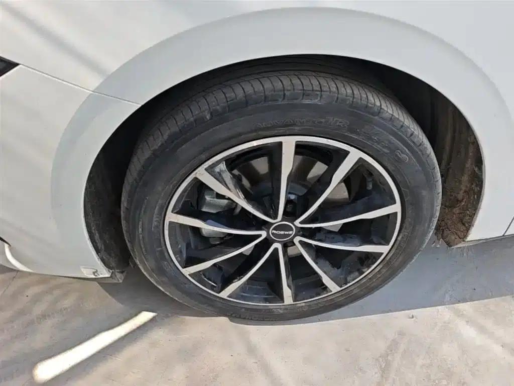 Roewe D7 2025 DMH 125km World Champion Edition — миниатюра 23